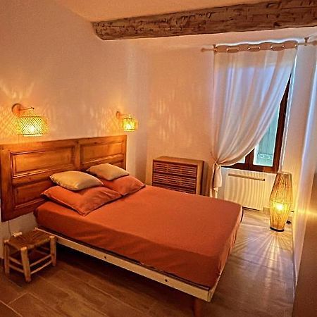 Appartement T2 Centre Village Cucuron Kültér fotó