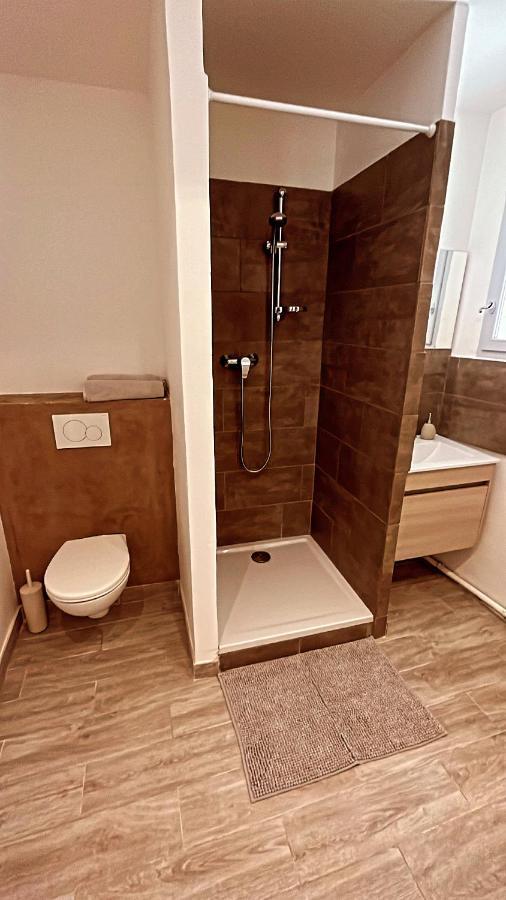 Appartement T2 Centre Village Cucuron Kültér fotó
