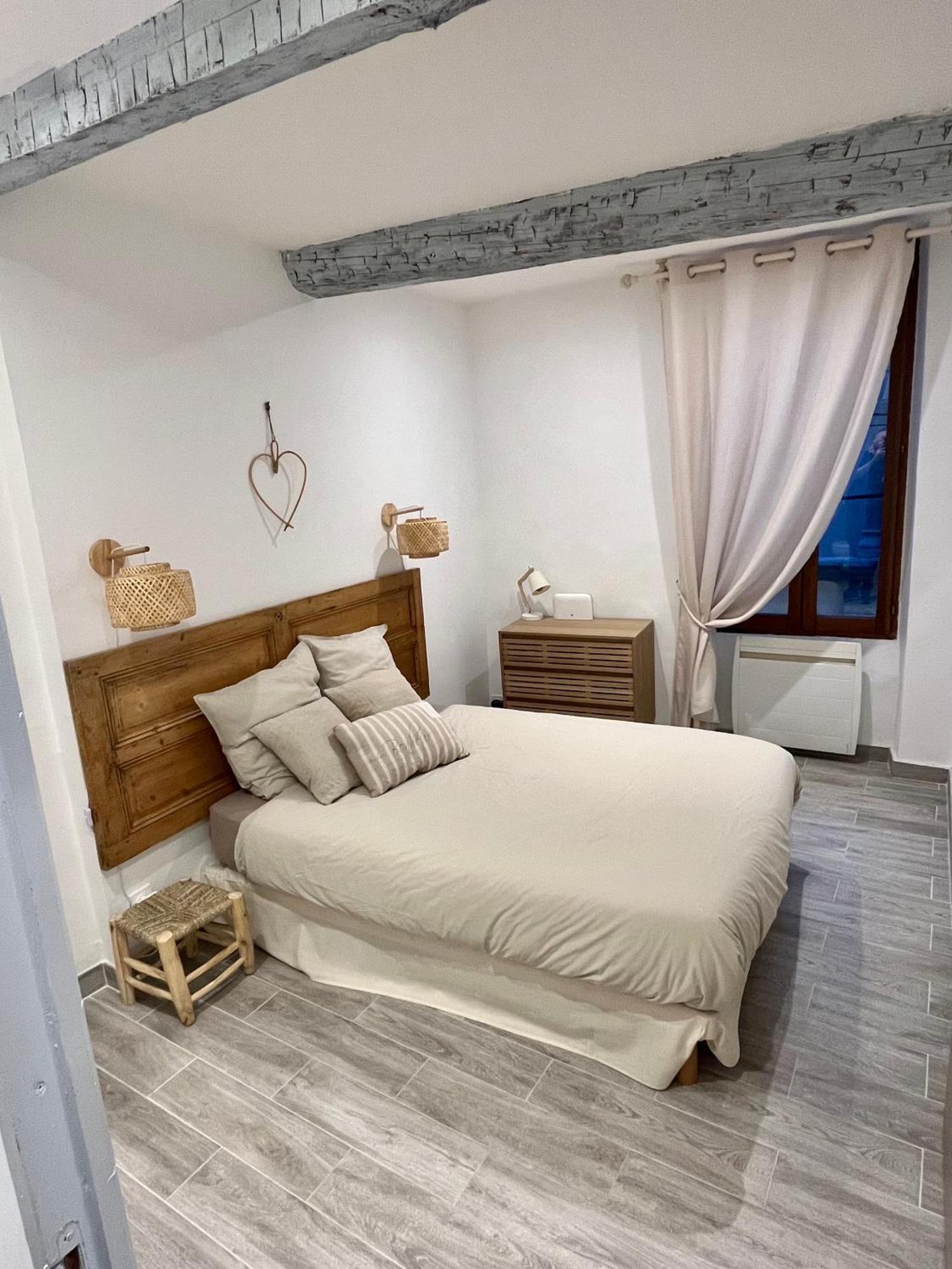 Appartement T2 Centre Village Cucuron Kültér fotó